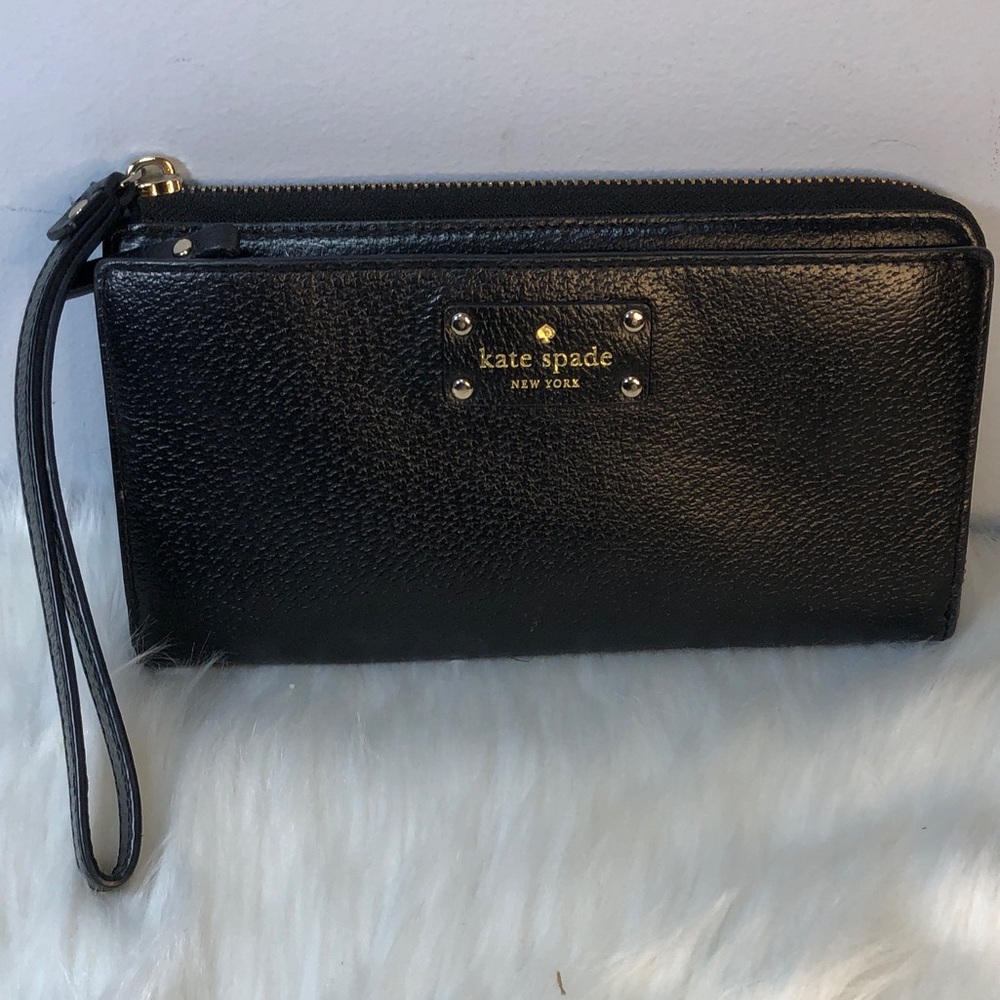 Kate Spade Layton Wellesley Wristlet Wallet.